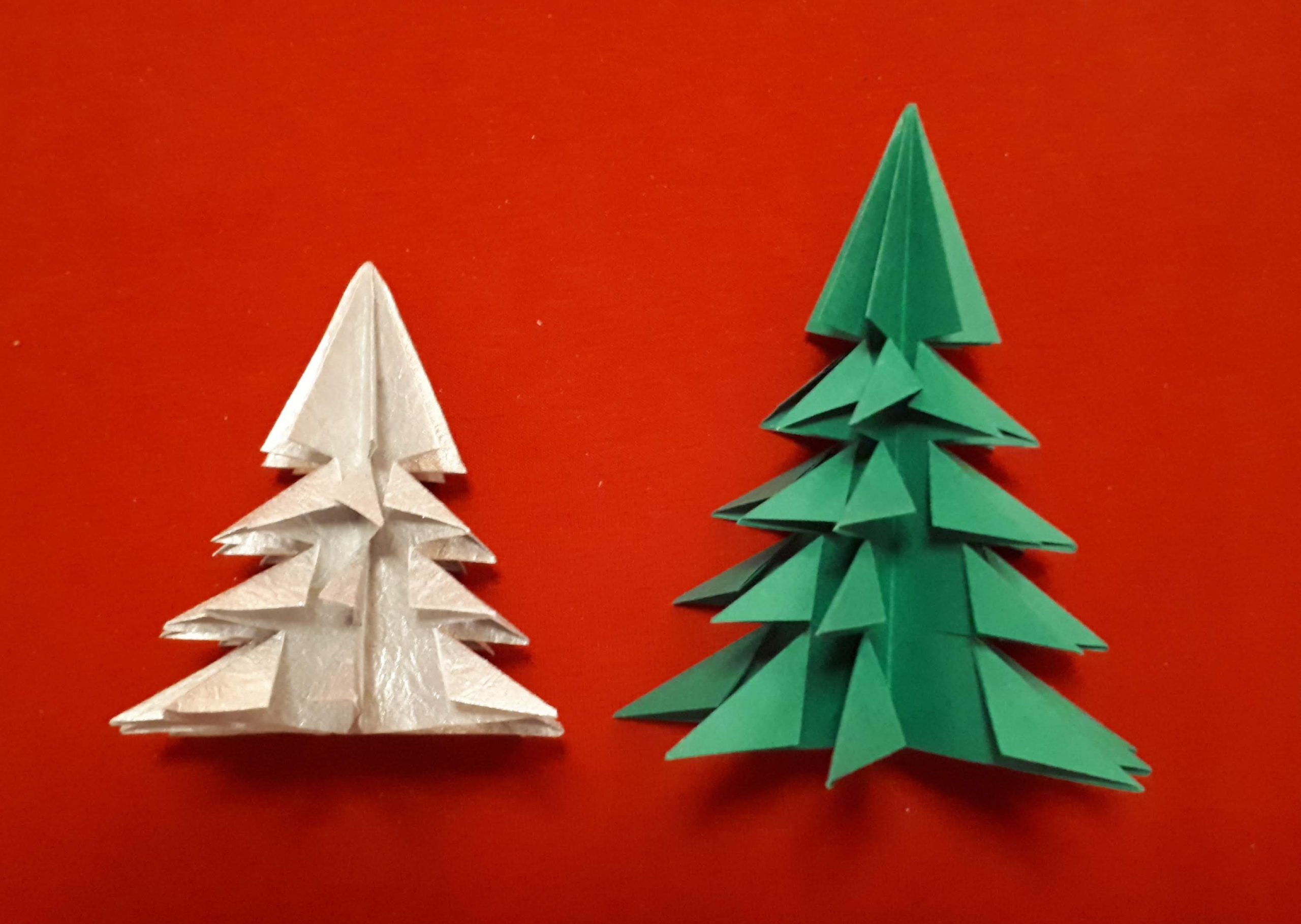 2021-12-25-Weihnachtsbaum Papier
